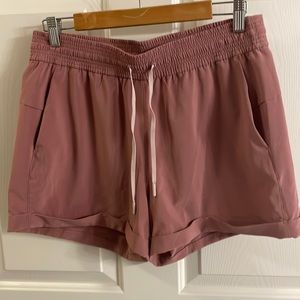 Lululemon 10 City shorts